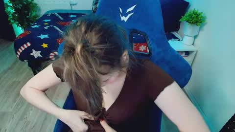 Snapshot of topcranberry chatting on April 10, 2026, 6:45 pm topcranberry online show from April 10, 2026, 6:45 pm