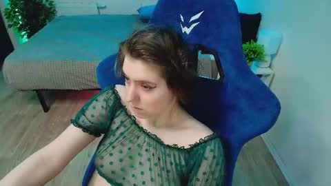 Snapshot of topcranberry chatting on June 10, 2026, 1:06 am topcranberry online show from June 10, 2026, 1:06 am
