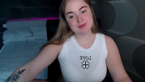 Snapshot of tori_blond chatting on October 7, 2025, 6:21 am tori_blond online show from October 7, 2025, 6:21 am