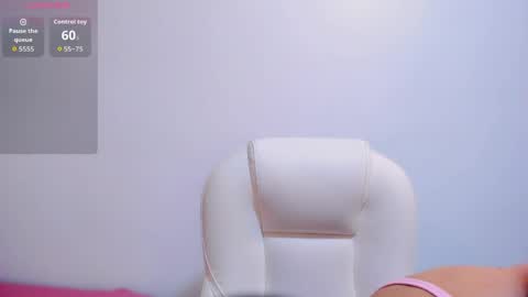 Tori Gaviria online show from May 1, 2026, 11:59 am