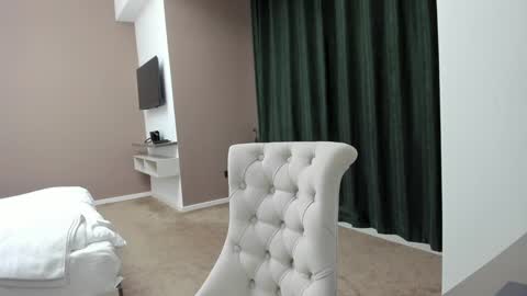 Snapshot of torinova chatting on December 6, 2024, 3:44 pm         online show from December 6, 2024, 3:44 pm