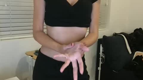 Tori Ryann online show from December 30, 2024, 7:15 am