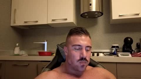 Snapshot of toro_arrapato chatting on October 26, 2025, 6:58 pm toro_arrapato online show from October 26, 2025, 6:58 pm