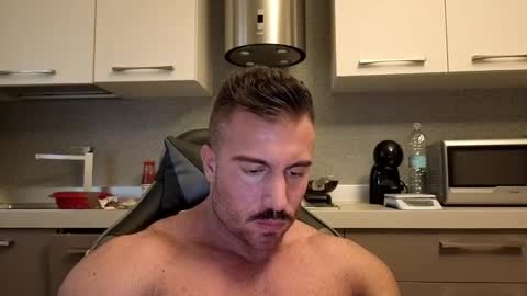 Snapshot of toro_arrapato chatting on October 29, 2025, 1:35 pm toro_arrapato online show from October 29, 2025, 1:35 pm