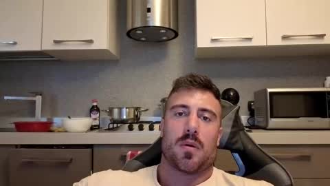 Snapshot of toro_arrapato chatting on November 5, 2025, 3:01 pm toro_arrapato online show from November 5, 2025, 3:01 pm