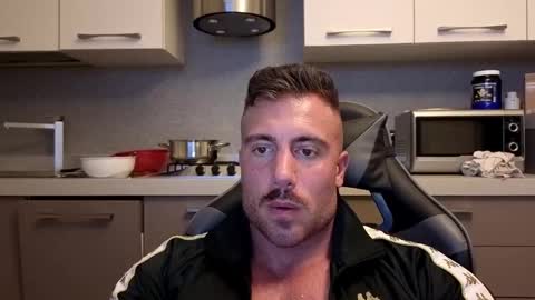 Snapshot of toro_arrapato chatting on November 30, 2025, 12:14 am toro_arrapato online show from November 30, 2025, 12:14 am