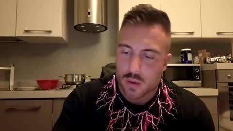 Snapshot of toro_arrapato chatting on December 1, 2025, 4:12 pm toro_arrapato online show from December 1, 2025, 4:12 pm