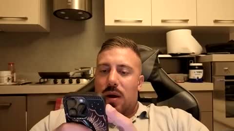 toro_arrapato online show from May 1, 2026, 8:57 pm