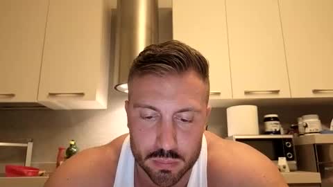 Snapshot of toro_arrapato chatting on May 18, 2026, 10:04 pm toro_arrapato online show from May 18, 2026, 10:04 pm