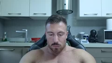 Snapshot of toro_arrapato chatting on June 1, 2026, 6:31 pm toro_arrapato online show from June 1, 2026, 6:31 pm