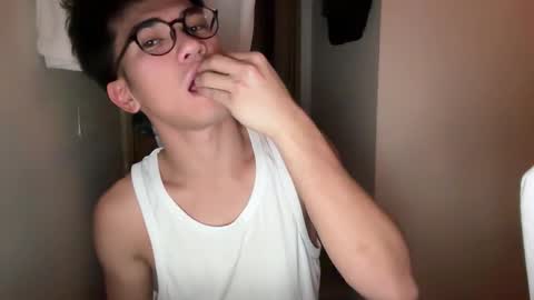 Snapshot of toshikaro0 chatting on February 22, 2026, 5:44 pm Karo online show from February 22, 2026, 5:44 pm