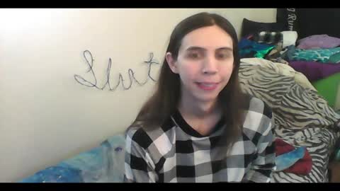 Snapshot of totalfuckingadorable chatting on December 5, 2025, 4:43 am Luna online show from December 5, 2025, 4:43 am