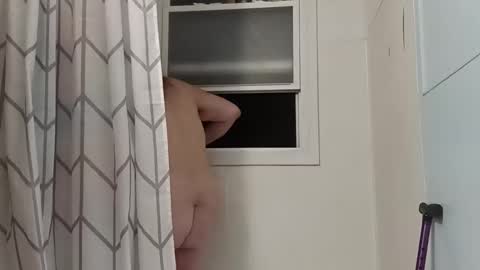 totallyawesome_65 online show from February 18, 2026, 11:50 am