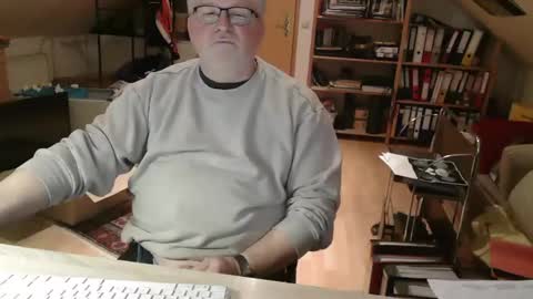 Snapshot of toto758 chatting on February 15, 2026, 5:31 pm toto758 online show from February 15, 2026, 5:31 pm