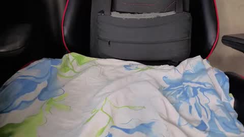 Snapshot of touch_me8 chatting on October 23, 2025, 8:13 am Arti online show from October 23, 2025, 8:13 am