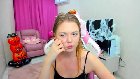 Snapshot of touch_the_heart chatting on November 6, 2025, 3:29 am Touch The Heart online show from November 6, 2025, 3:29 am