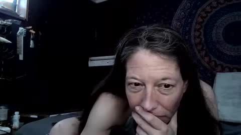 Snapshot of toxiclayne chatting on April 2, 2026, 2:58 pm toxiclayne online show from April 2, 2026, 2:58 pm