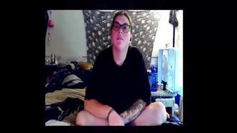 Toxiclove1311 online show from December 2, 2025, 9:21 pm