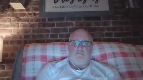 Snapshot of toyota1969 chatting on December 16, 2025, 12:26 am toyota1969 online show from December 16, 2025, 12:26 am