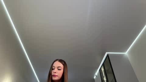 Snapshot of traciblow chatting on April 29, 2026, 5:33 am Rebeca online show from April 29, 2026, 5:33 am
