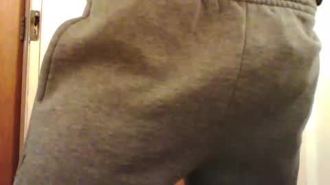 Snapshot of trackielad21 chatting on February 22, 2025, 8:29 am trackielad online show from February 22, 2025, 8:29 am