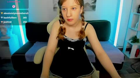 tracy_aww online show from March 27, 2026, 9:10 am