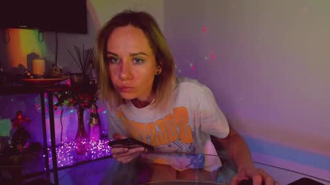 Snapshot of trafka_murafka chatting on January 8, 2025, 11:09 pm Hey my name is Kiri Kiri online show from January 8, 2025, 11:09 pm