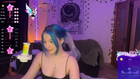 Snapshot of traharaaa chatting on January 1, 2025, 10:13 pm Ariana and Erik online show from January 1, 2025, 10:13 pm