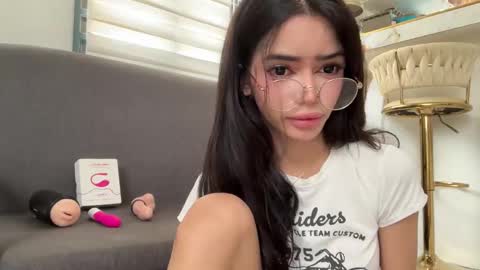 Snapshot of tranene_jian chatting on May 11, 2026, 3:34 am JIAN online show from May 11, 2026, 3:34 am