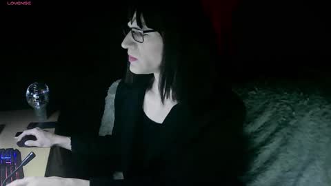 Sarah R. Lenor online show from February 22, 2025, 10:20 pm
