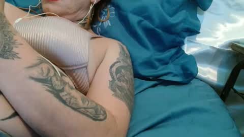 transexdotada online show from November 5, 2025, 3:12 pm