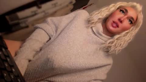 Snapshot of transnextdoor_ chatting on November 13, 2025, 7:57 pm ALMIGHTY GODDESS VALENTINA online show from November 13, 2025, 7:57 pm