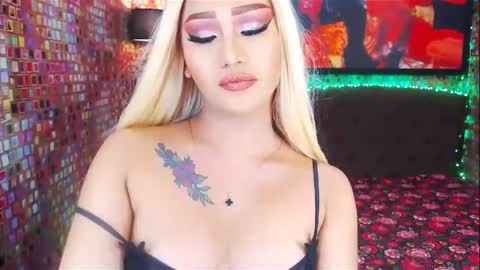 KYLIE BELLA  TS online show from February 5, 2025, 8:32 am