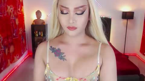 KYLIE BELLA  TS online show from December 22, 2025, 4:53 am