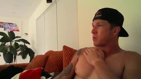 trash_man1989 online show from November 24, 2025, 1:05 am