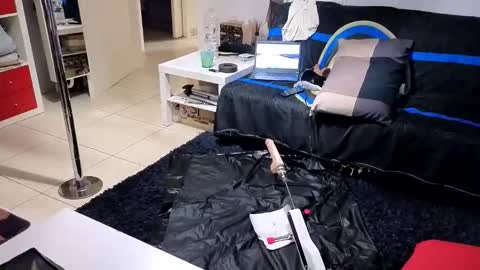 travanale online show from November 5, 2025, 1:27 am