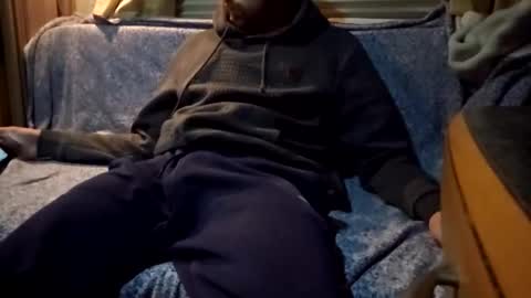 travelbait online show from October 23, 2025, 8:29 pm