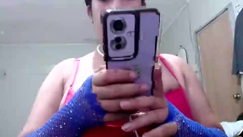 travelergirl online show from May 31, 2026, 5:53 pm