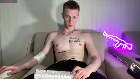 Snapshot of travis_gracile chatting on June 15, 2026, 9:11 am Travis online show from June 15, 2026, 9:11 am