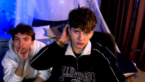 Snapshot of travis_wolf_ chatting on November 30, 2025, 8:02 pm Travis online show from November 30, 2025, 8:02 pm