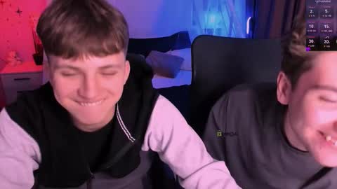 Snapshot of travis_wolf_ chatting on December 17, 2025, 8:59 pm Travis online show from December 17, 2025, 8:59 pm