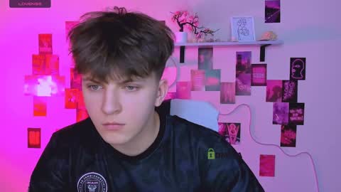 Travis online show from April 15, 2026, 9:16 am