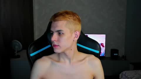 Snapshot of travisrivas chatting on March 8, 2025, 3:13 pm travisrivas online show from March 8, 2025, 3:13 pm