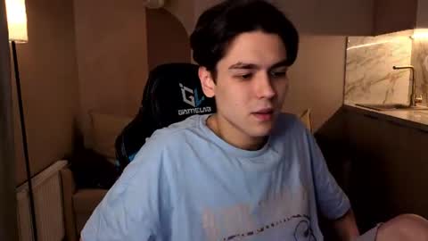Snapshot of travisrivas chatting on June 10, 2026, 1:43 pm travisrivas online show from June 10, 2026, 1:43 pm