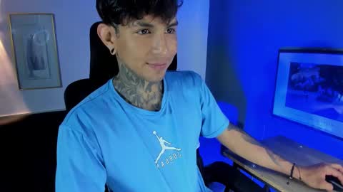 TRAV - INDEPENDENT MODEL online show from November 27, 2025, 3:08 am