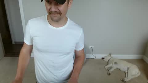 Snapshot of tray1987 chatting on July 9, 2026, 5:39 pm exhib 4 u online show from July 9, 2026, 5:39 pm
