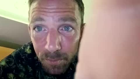 treedude303720 online show from November 4, 2025, 8:02 am