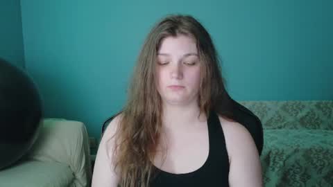 Snapshot of treejeanne chatting on June 17, 2026, 8:43 pm TreeJeanne online show from June 17, 2026, 8:43 pm