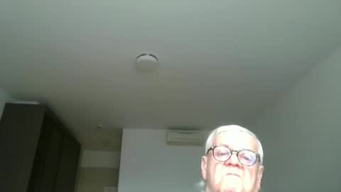 Snapshot of trekbeestje1 chatting on December 3, 2025, 1:20 pm trekbeestje online show from December 3, 2025, 1:20 pm