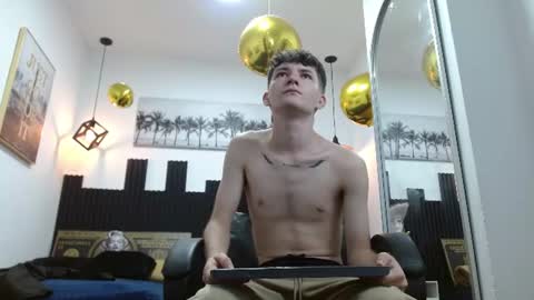 Snapshot of trevor_mob chatting on June 10, 2026, 5:01 pm trevor_mob online show from June 10, 2026, 5:01 pm